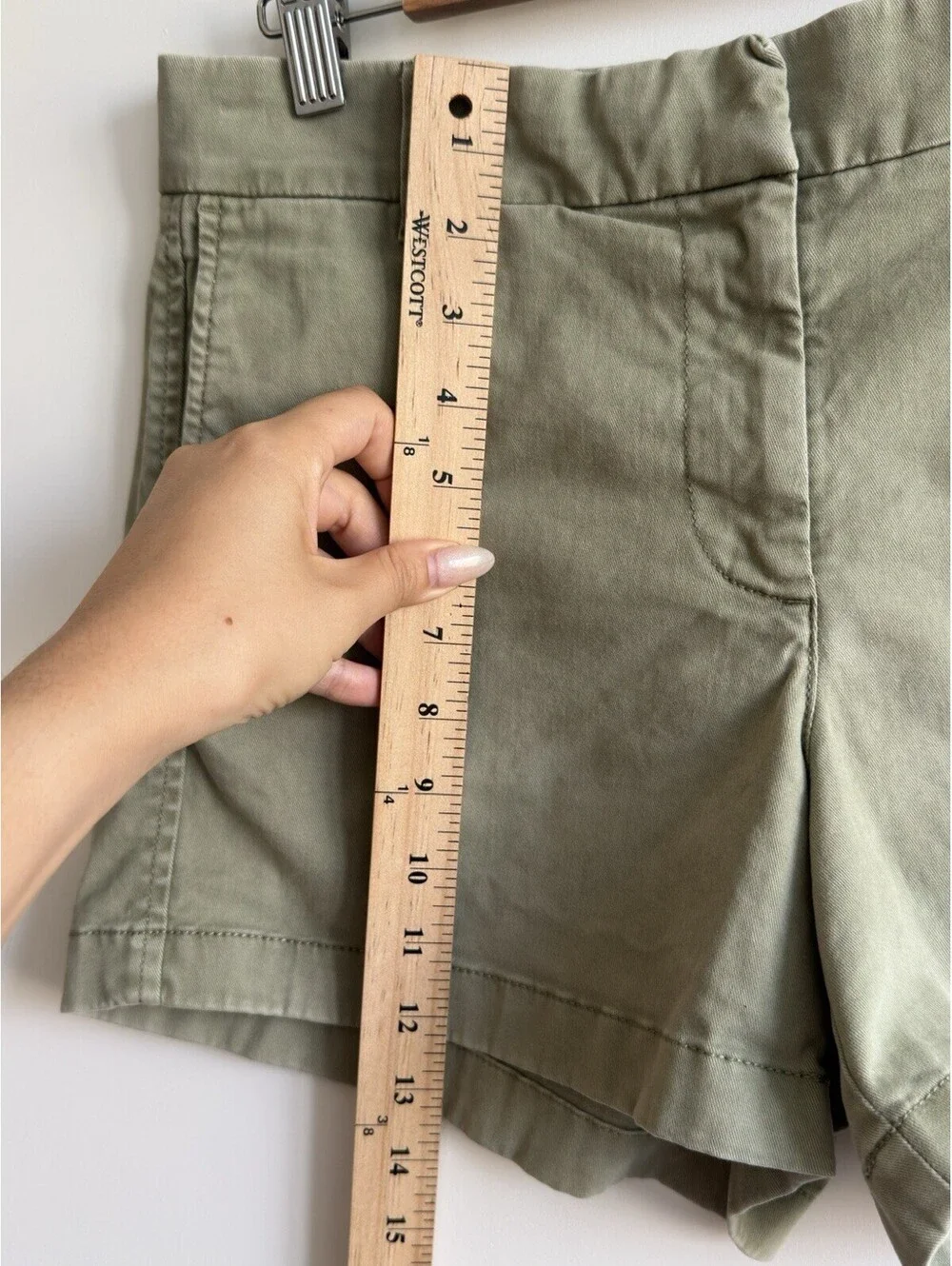 J.Crew 4 Inch Stretch Chino Shorts Olive Green Size 10 Cotton Blend H5806